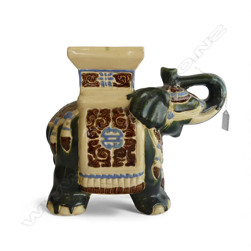 GREEN GLAZED ELEPHANT STAND H.270mm Image 1++