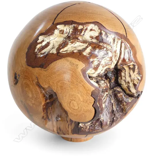 CARVED WOOD GLOBE FORM ORNAMENT H.220mm 
