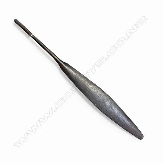 OLD PACIFIC ISLAND PADDLE plain early form. Dark varnished ? old finish. L.1040mm