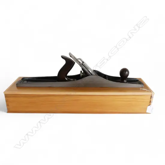 HANDMADE WOODEN BOX; DOVETAILED & VELVET LINED w. STANLEY No.7 PLANE 605x170x100mm
