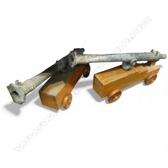 PR BRONZE CANONS ON WOODEN BASES L.665mm