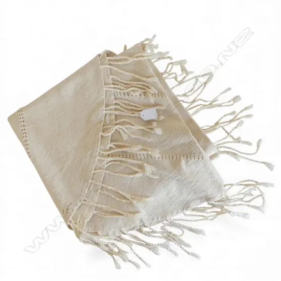 WHITE LINEN FRENCH CIRCULAR TABLE CLOTH