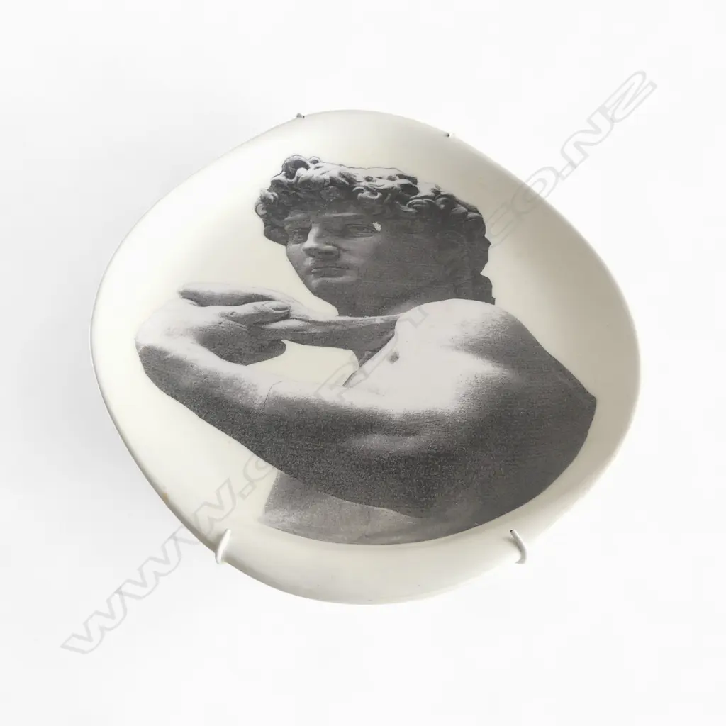 A WALL MOUNTED CERAMIC PLATE DECORATED WITH MICHAELANGLO'S DAVID 415 X 290 MM  Image 1++