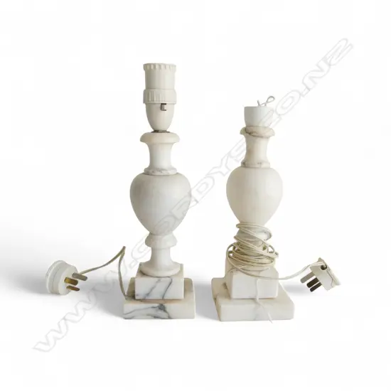 2 ALABASTER TABLE LAMPS H.220mm need attention