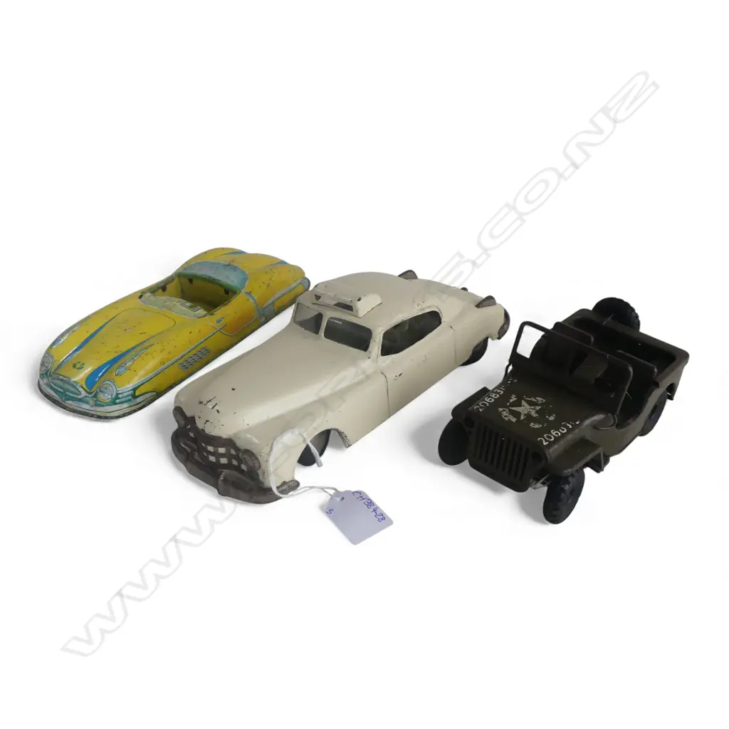 2 VINTAGE TIN TOYS + VINTAGE JEEP English make Image 1++