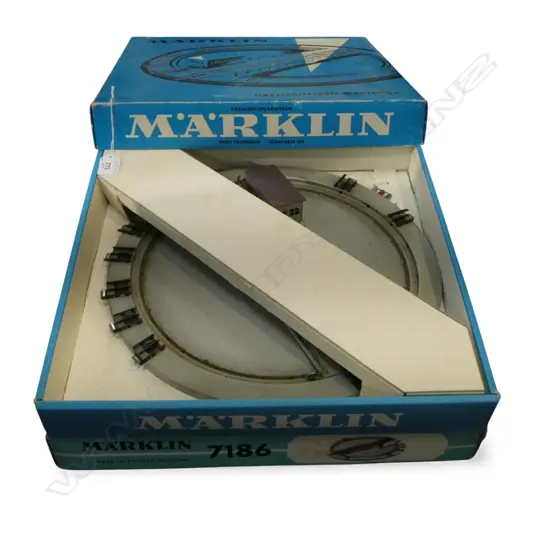 2 MARKLIN 7186 TRAIN TURNTABLES, BOXED