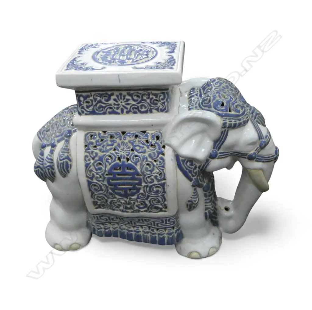 CERAMIC ELEPHANT STOOL H.340mm Image 1++