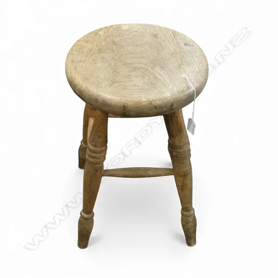 WOODEN STOOL H.470mm