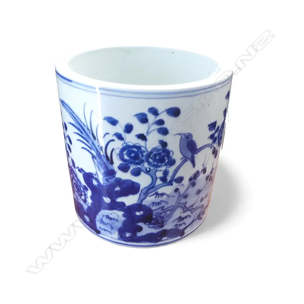 ORIENTAL B/W BRUSH POT H.210mm, 205mm dia Image 1++