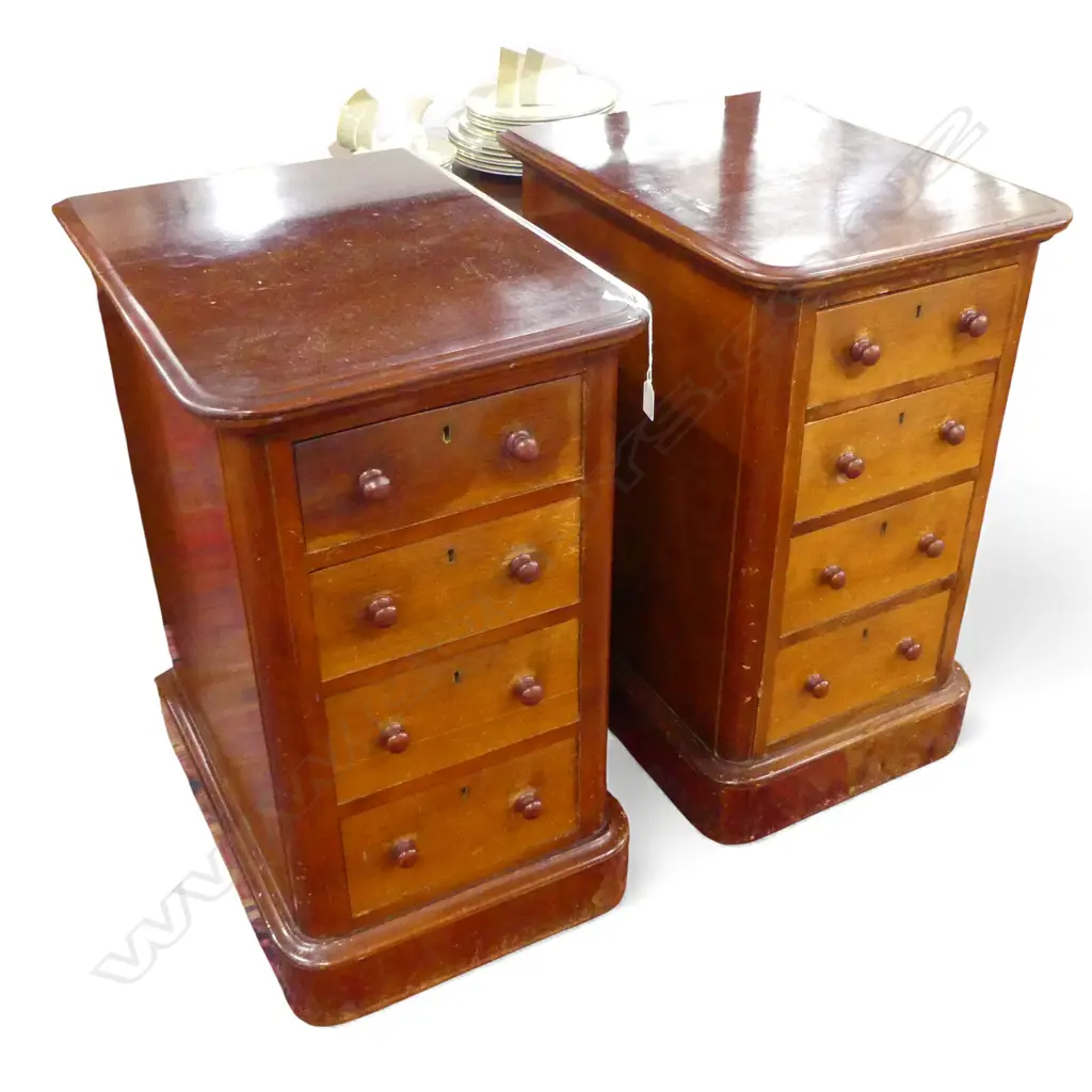 PR ANTIQUE MAHOGANY BEDSIDE DRAWERS 435x580x755mm Image 1++