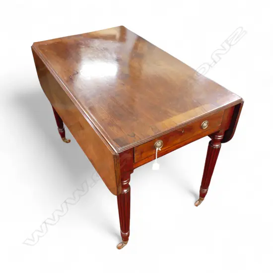 Quality ANTIQUE GEORGE III MAHOGANY PEMBROKE TABLE cross banded in rosewood