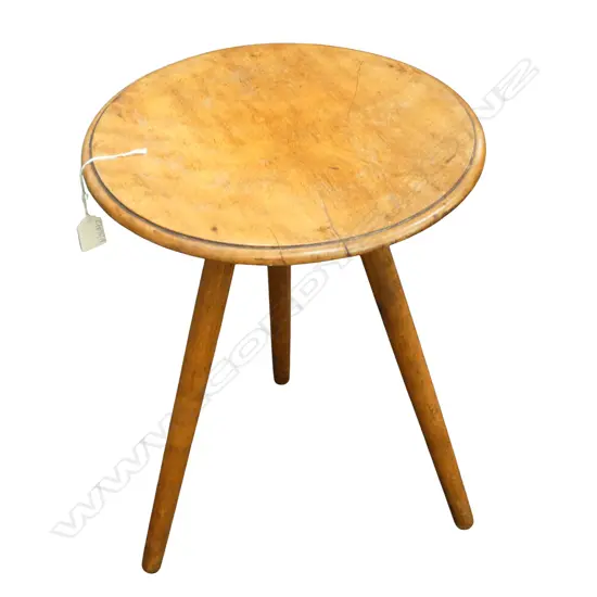 3 LEGGED WOODEN SIDE TABLE H.455mm