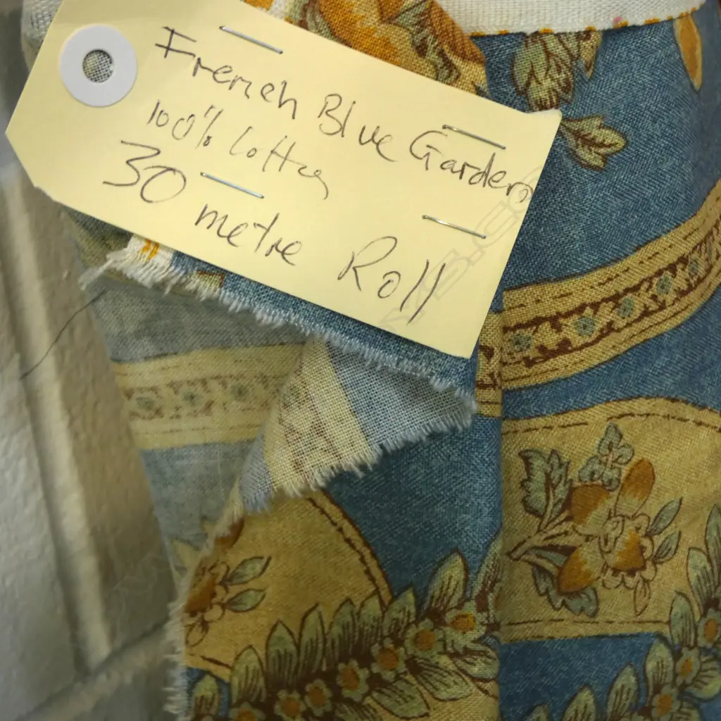 FABRIC BOLT; 'FRENCH BLUE GARDEN' COTTON 30m Image 1++