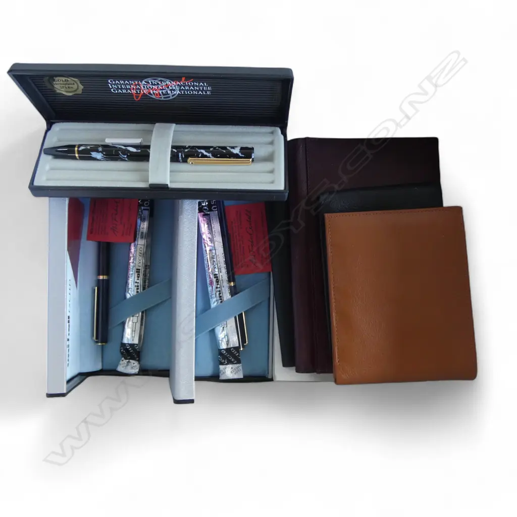 ASST. WALLETS + 3 UNI-BALL PENS Image 1++