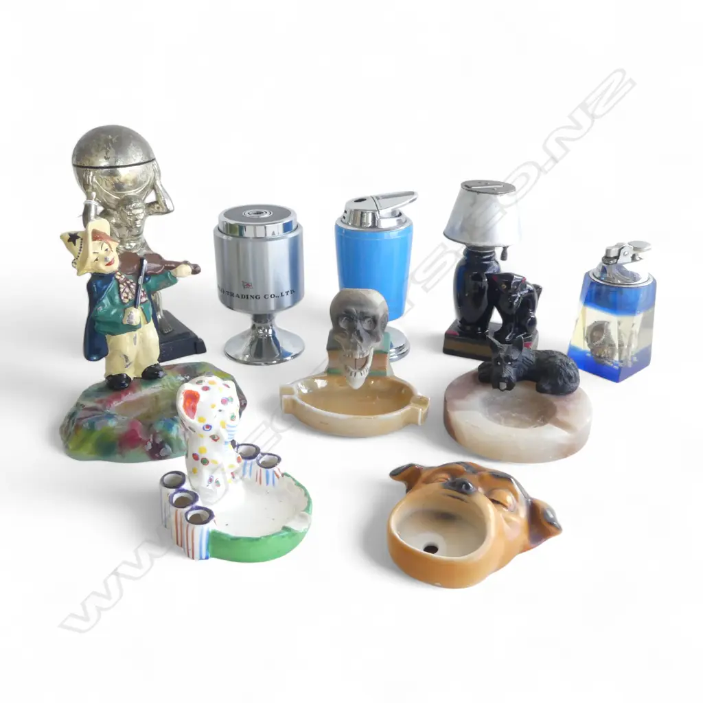5 VINTAGE CIG LIGHTERS & 5 NOVELTY ASHTRAYS Image 1++