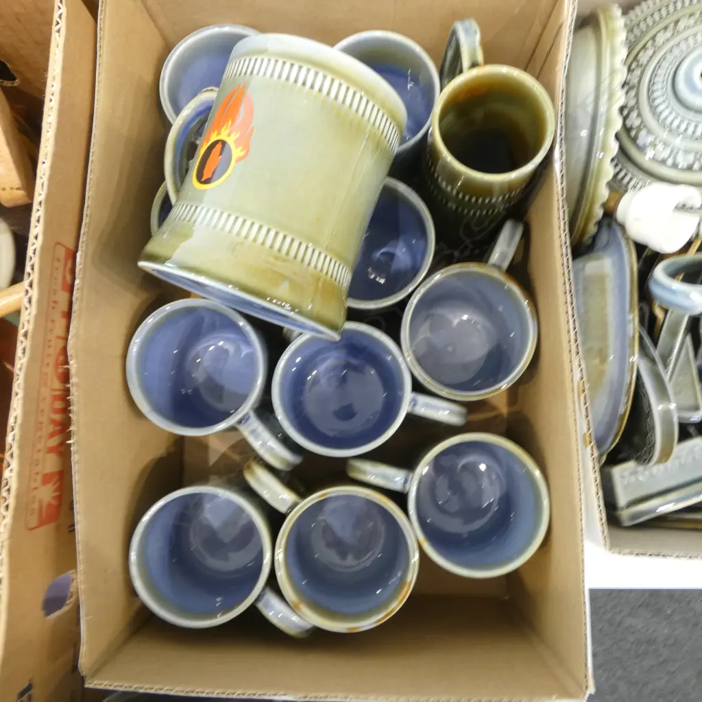 12 ASST. WADE IRELAND SOUVENIR MUGS Image 1++