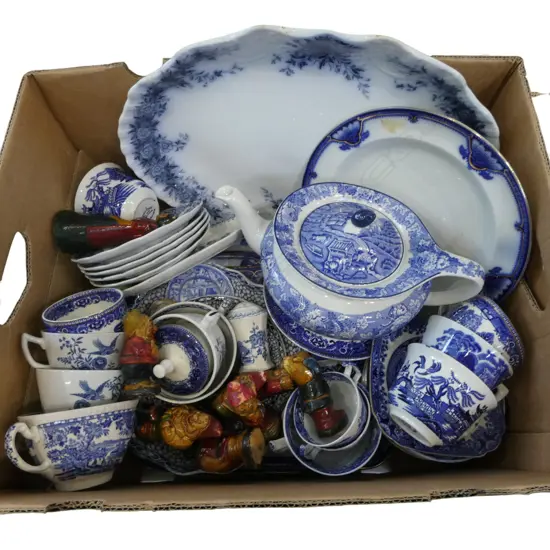 ASST. B/W CHINA + PAINTED PLASTER SNOW WHITE & 7 DWARFS (REPAIRS)