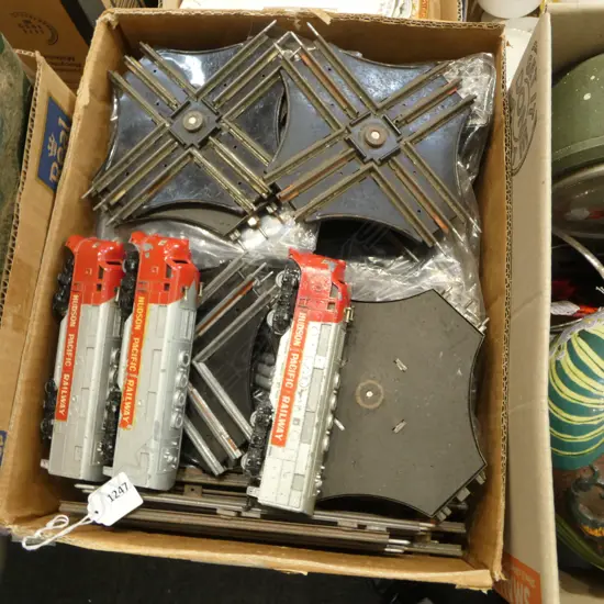 SAKAI TRAIN TRACK CONTROLLER & 3 HUDSON PACIFIC ENGINES 1AF