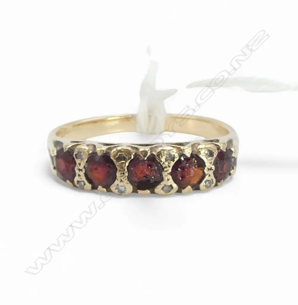 9CT GOLD AND DIAMOND GARNET RING (garnets faulted) 3gms size P Image 1++