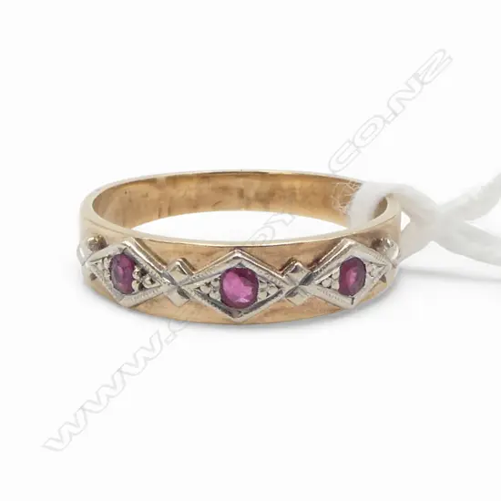 9CT GOLD AND RUBY BAND 1.69gms SIZE J 1/2