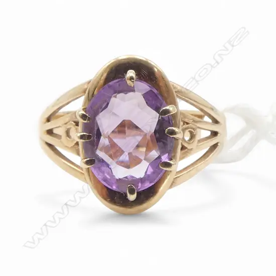 9CT GOLD AND AMETHYST RING 3.07gms SIZE P