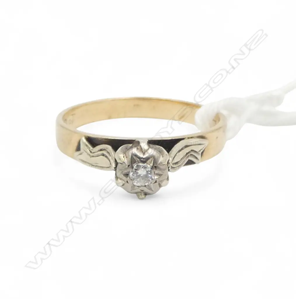 9ct DIAMOND RING, 1.88gm SIZE K Image 1++