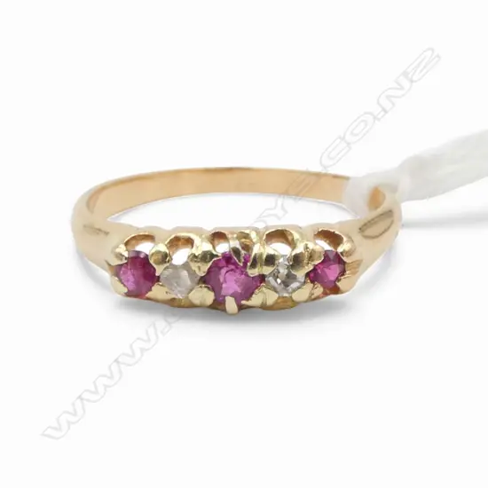 18CT GOLD RUBY AND DIAMOND RING 2.76gms SOME STONE DAMAGE SIZE P