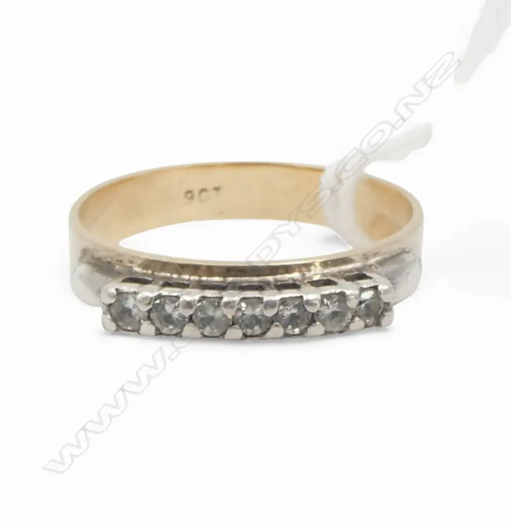 9CT GOLD AND WHITE SPINEL RING 2.32gms SIZE P Image 1++