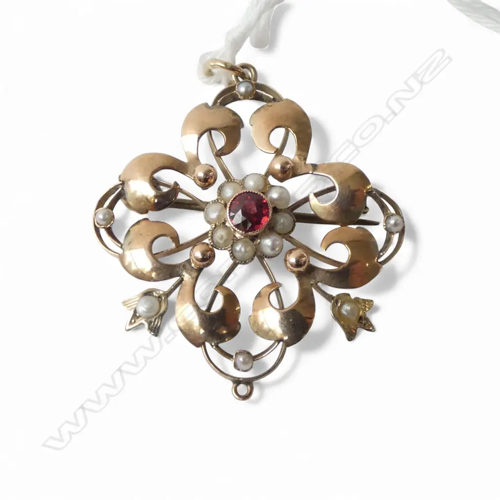 9CT GOLD PEARL & GARNET PENDANT/BROOCH 4.49gms Image 1++