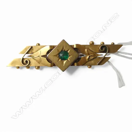 ANTIQUE 9CT EMERALD? BAR BROOCH W.50mm, 3.5gms