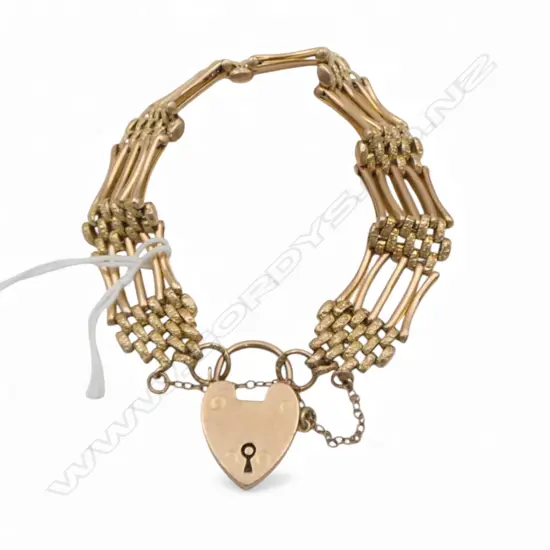 VINTAGE 9ct ROSE TWO TONE GOLD GATE LINK BRACELET heart padlock clasp. Good example. 15.5gms