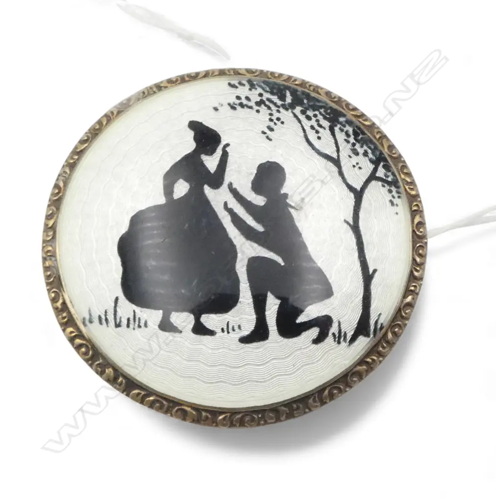 c1950's silver & guilloche enamel silhouette courting couple   scene disc brooch '925S.GR' Image 1++