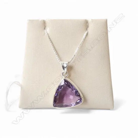 SILVER & AMETHYST PENDANT on SILVER CHAIN