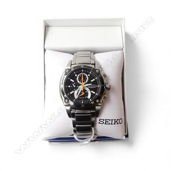 SEIKO CHRONOGRAPH SPORTURA WRISTWATCH; Cal. 7T82 696723 in box with booklet