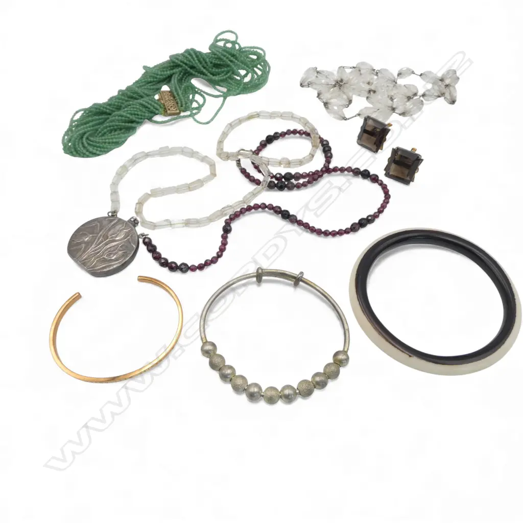 ASST. COSTUME JEWELLERY Image 1++