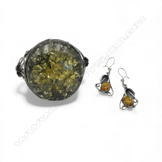 SILVER AND AMBER TYPE BRACELET AND EARRINGS 