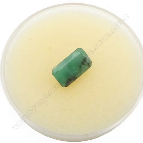 UNSET EMERALD ? GEMSTONE facet emerald cut