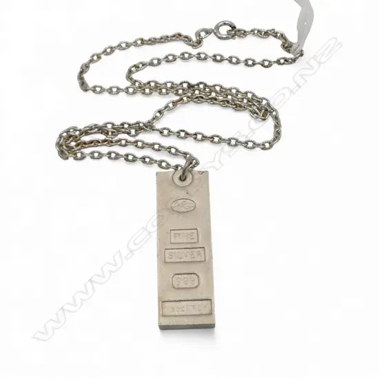 999 FINE SILVER PENDANT L.40mm 16.4gms ON SILVER TONE CHAIN