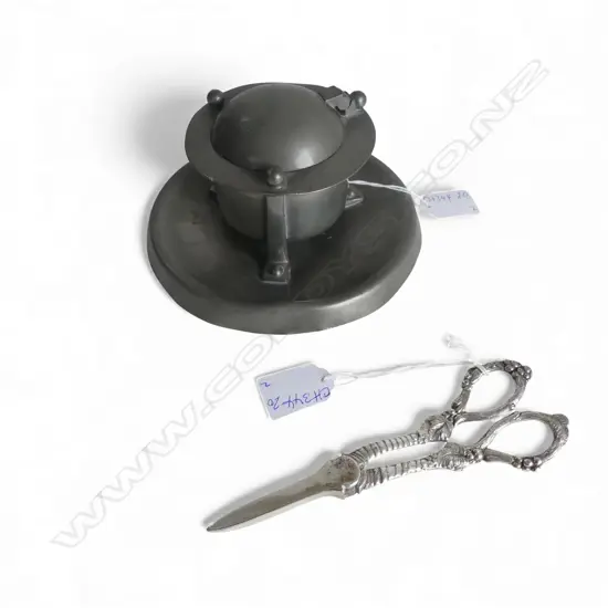 CELTIO PEWTER' ARTS AND CRAFTS INKWELL C1900 WITH GRAPE SCISSORS 