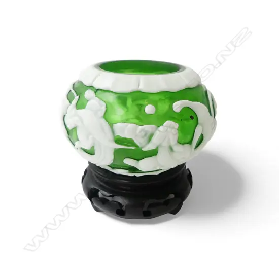 GREEN & WHITE  ANTIQUE PEKING GLASS BOWL ON STAND DIA 90MM