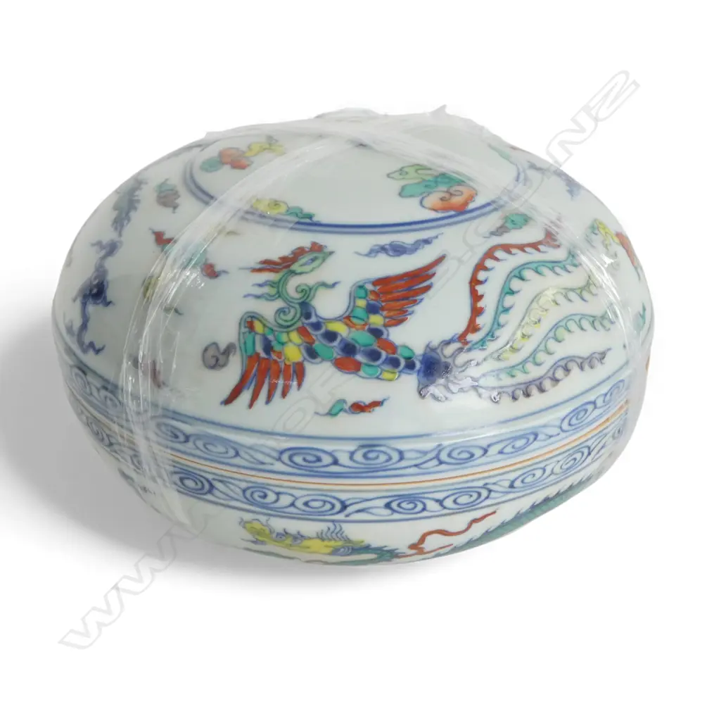 A Doucai Cupola Box (In the style of the Chenghua period of the Ming Dynasty) elegant colouring Dia.170mm Image 1++