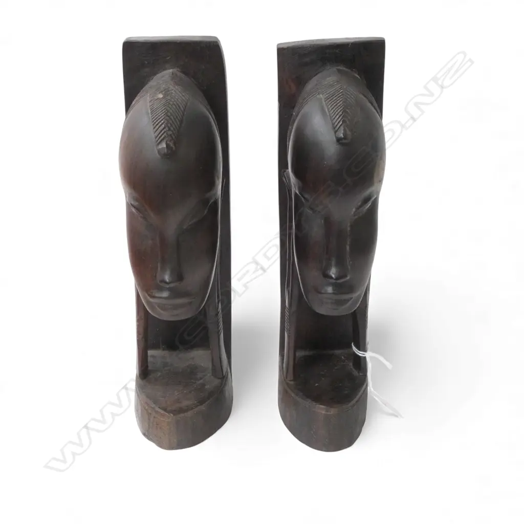 PR HARDWOOD AFRICAN BUST BOOKENDS H.305mm Image 1++