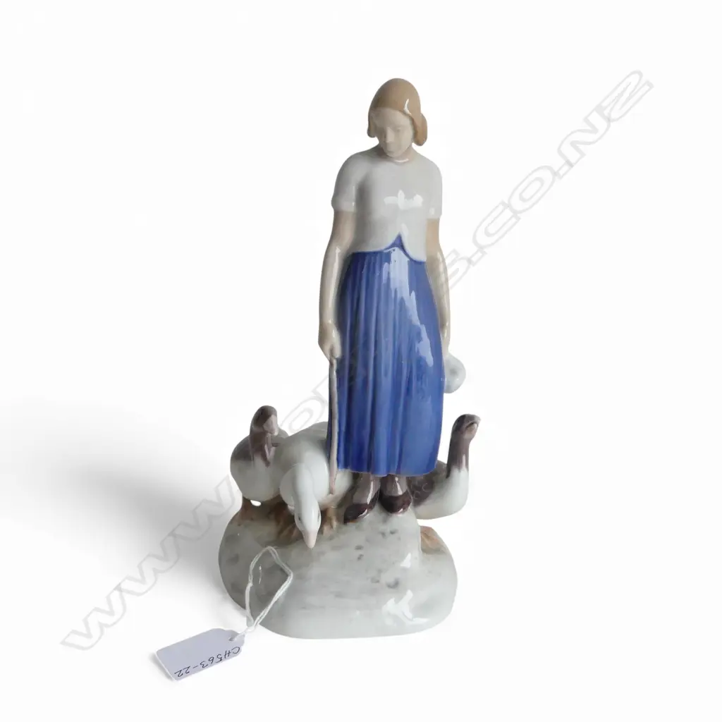 BING & GRONDAHL FIGURINE 'GIRL w GEESE', H.240mm Image 1++