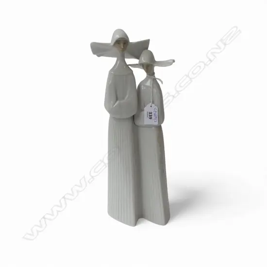 LLADRO NUNS #4611 H.325mm