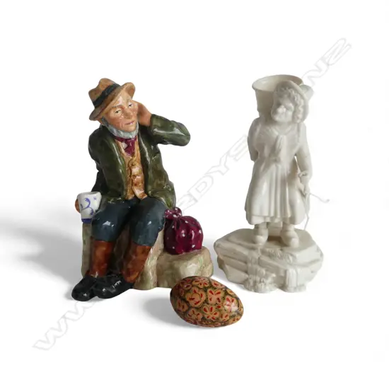 ROYAL DOULTON 'OWD WILLUM' H.170mm + BELLEEK OLD WOMAN VASE + EGG
