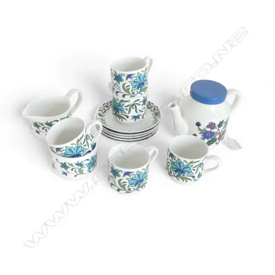 STAFFORDSHIRE CHINA MIDCENTURY PAT 3PC TEASET & 5CSS