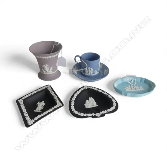 WEDGWOOD JASPER VASE H90MM COFFEE CUP SAUCER & 3 DISHES VARIUS COLOURS
