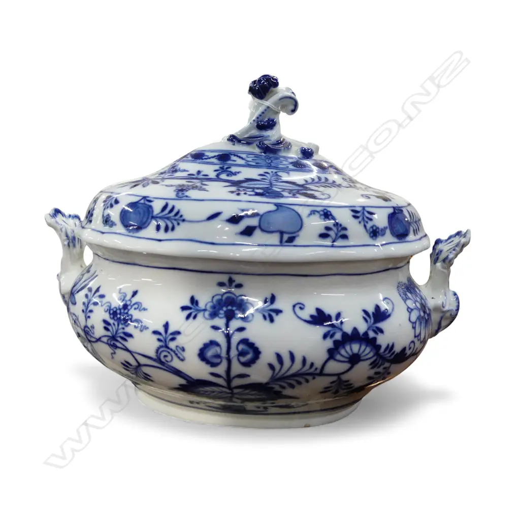 MEISSEN LIDDED TUREEN W.310mm tiny chip to handle Image 1++