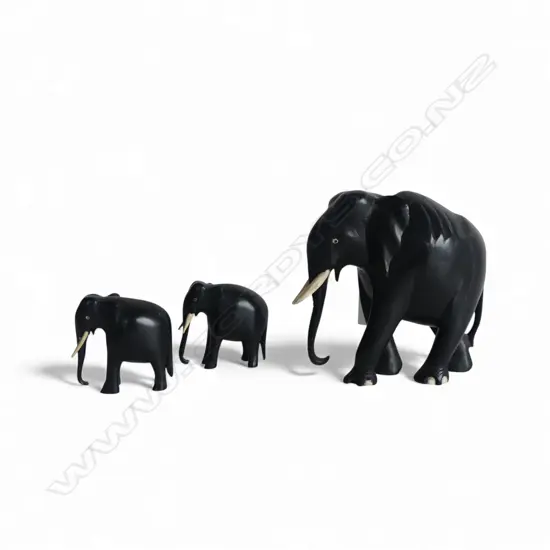 GRADUATED SET OF 3 EBONY ELEPHANTS H.155mm