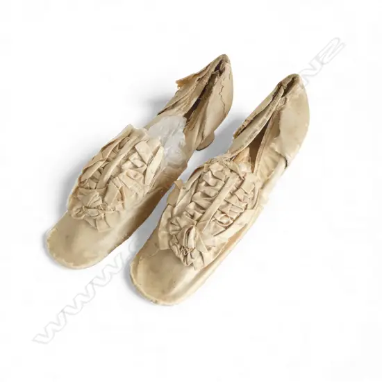 PR VICTORIAN or GEORGIAN SILK LADIES SHOES rare but some distress